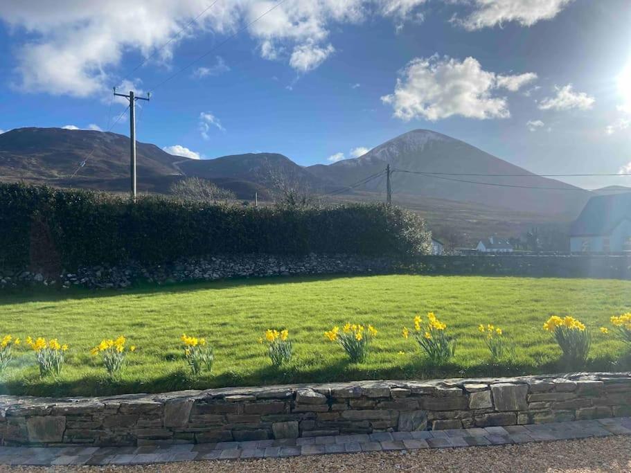 Modern Apartment At Croagh Patrick Westport Exterior foto