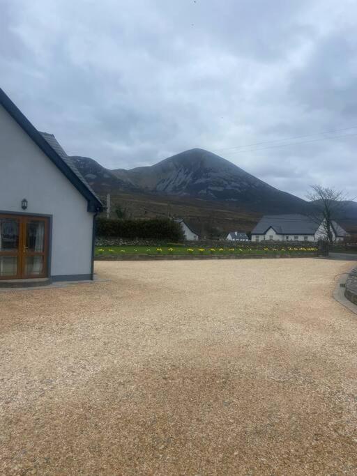 Modern Apartment At Croagh Patrick Westport Exterior foto