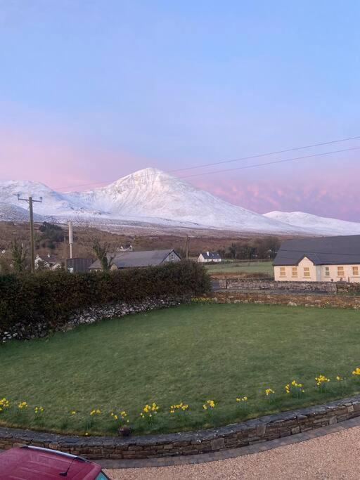 Modern Apartment At Croagh Patrick Westport Exterior foto